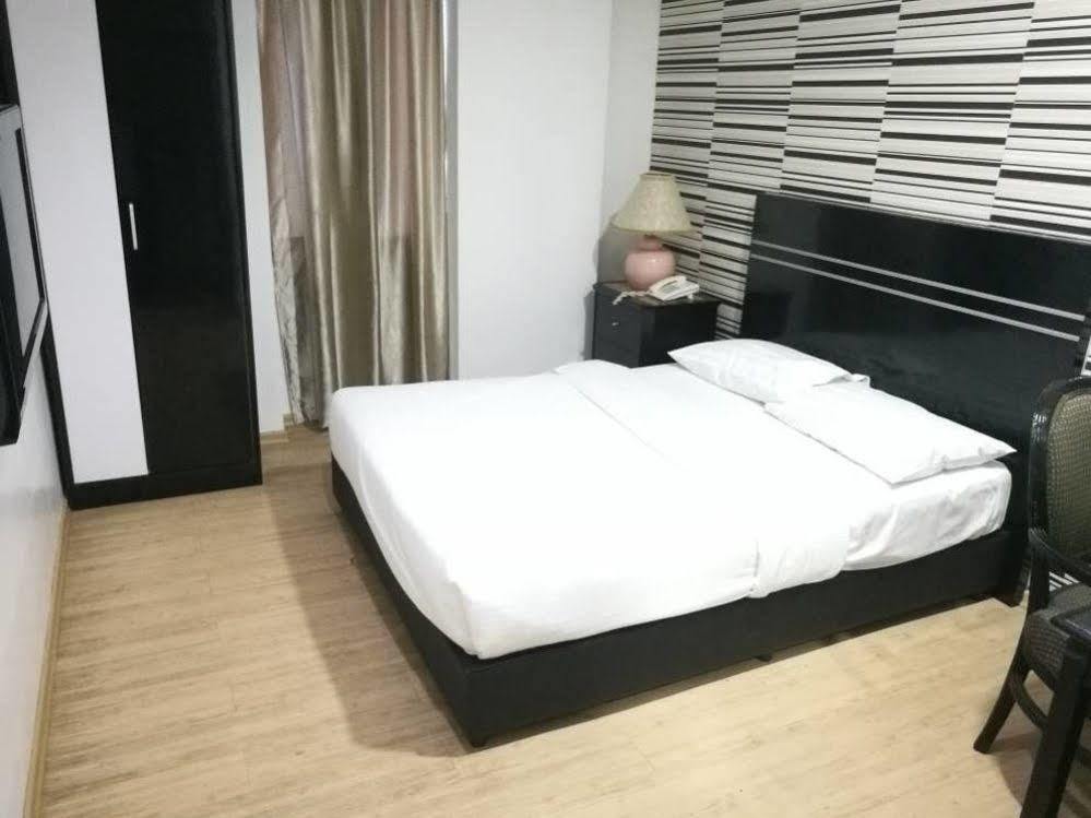 Bluebell Hotel Секудаи Экстерьер фото